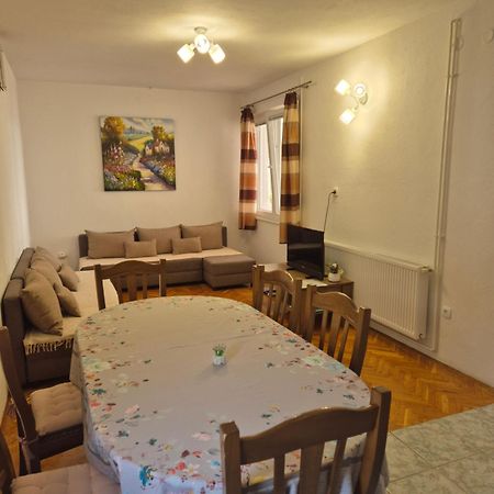 Apartments Veni Up Starigrad Paklenica Bagian luar foto
