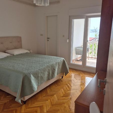 Apartments Veni Up Starigrad Paklenica Bagian luar foto