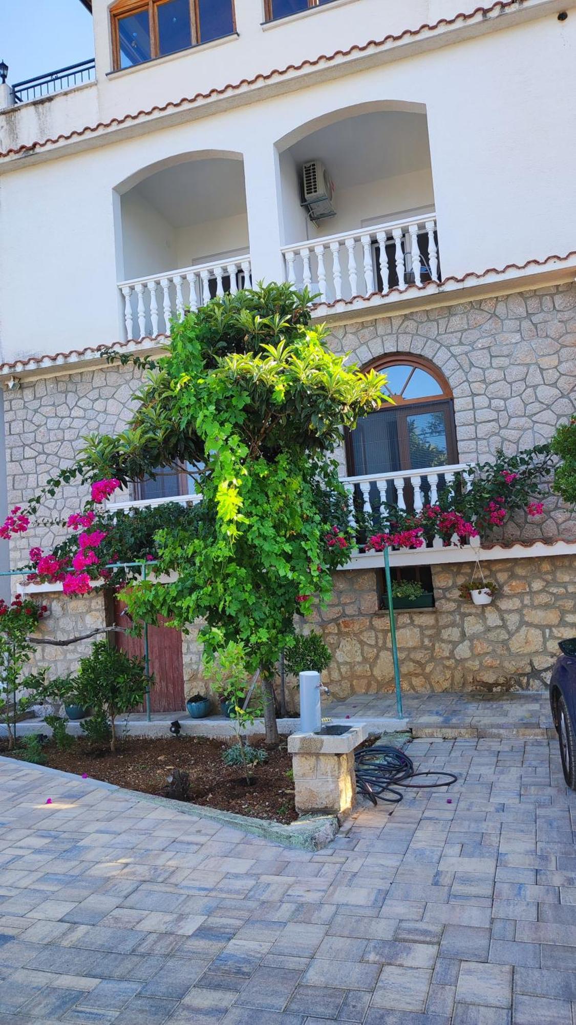 Apartments Veni Up Starigrad Paklenica Bagian luar foto