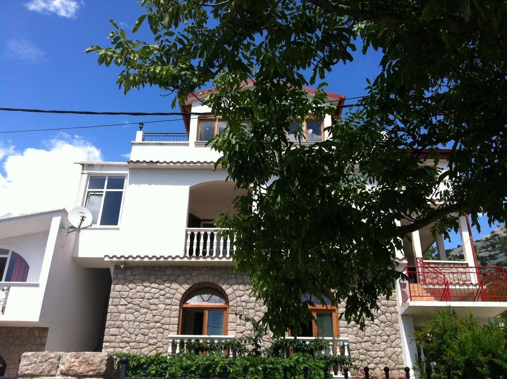 Apartments Veni Up Starigrad Paklenica Bagian luar foto