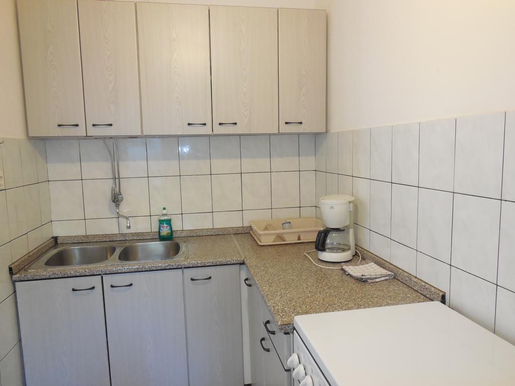 Apartments Veni Up Starigrad Paklenica Bagian luar foto